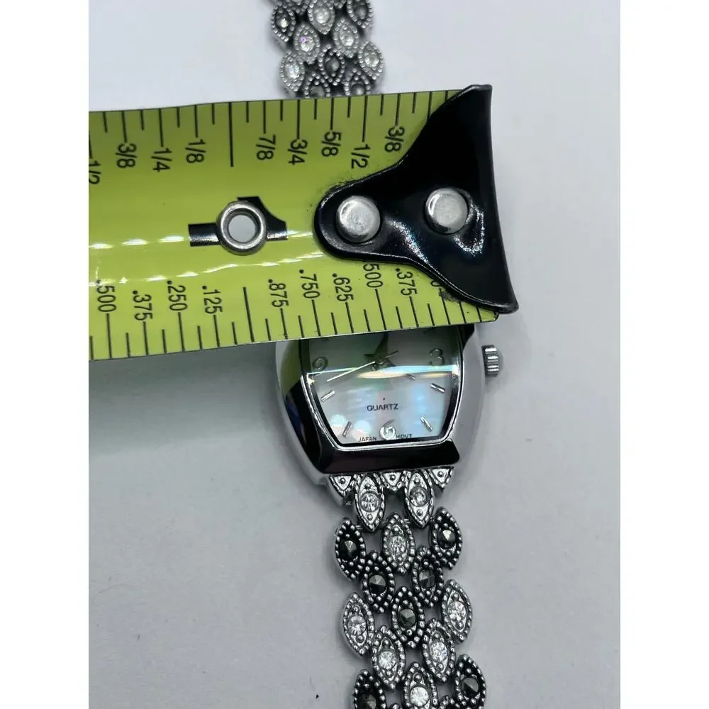 Gruen II Women's Silver Tone Watch Black Gray Analog‎ *new battery*